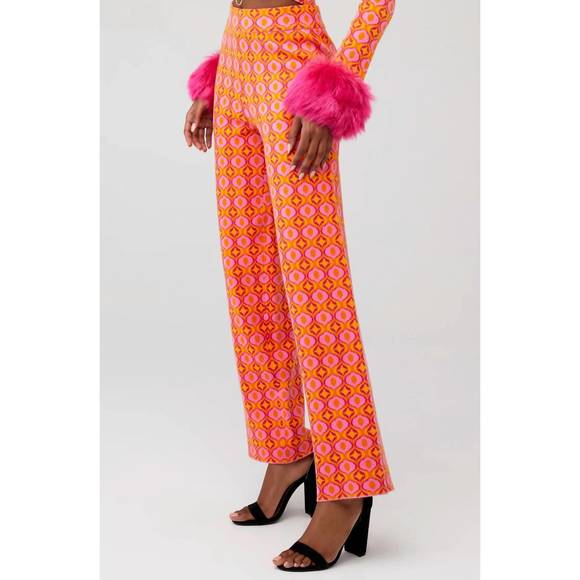 SHOW ME YOUR MUMU pre-loved zermatt sweater pant in pink geo jacquard - Picture 2 of 4